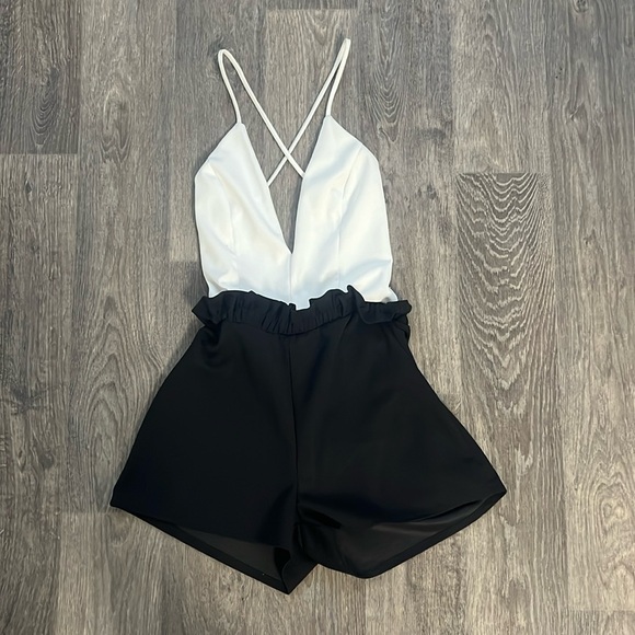 Fashion Nova Romper - Picture 1 of 2